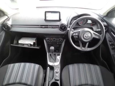 Mazda MAZDA2  с аукциона в Японии
