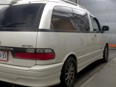 Toyota ESTIMA  с аукциона в Японии