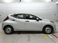 Toyota AQUA лот № 30230 оценка 4  с аукциона в Японии 2