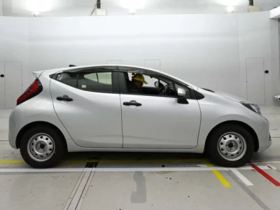 Toyota AQUA  с аукциона в Японии