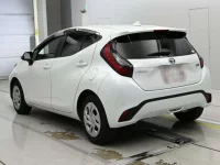 Toyota AQUA лот № 20026 оценка R  с аукциона в Японии 5