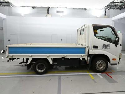 Toyota DYNA  с аукциона в Японии