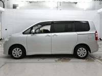 Toyota NOAH лот № 30085 оценка 3.5  с аукциона в Японии 3