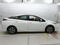 Toyota PRIUS PHV лот № 30251 оценка 4  с аукциона в Японии 2