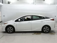 Toyota PRIUS PHV лот № 30251 оценка 4  с аукциона в Японии 3