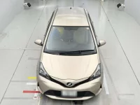 Toyota VITZ лот № 36032 оценка 3.5  с аукциона в Японии 6