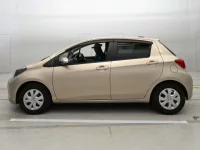 Toyota VITZ лот № 36032 оценка 3.5  с аукциона в Японии 3
