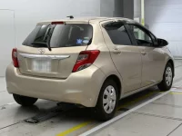 Toyota VITZ лот № 36032 оценка 3.5  с аукциона в Японии 1