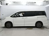 Toyota VOXY лот № 30088 оценка 4  с аукциона в Японии 3
