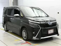 Toyota VOXY лот № 30046 оценка 4  с аукциона в Японии 4