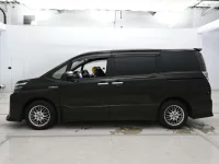 Toyota VOXY лот № 30046 оценка 4  с аукциона в Японии 3