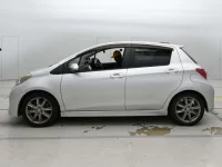 Toyota VITZ лот № 30079 оценка 4  с аукциона в Японии 3