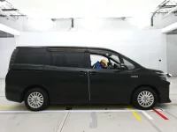 Toyota VOXY лот № 30080 оценка 3.5  с аукциона в Японии 2