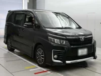 Toyota VOXY лот № 30082 оценка 3.5  с аукциона в Японии 4