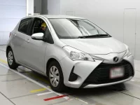 Toyota VITZ лот № 30012 оценка 3.5  с аукциона в Японии 4