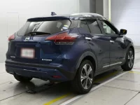 Nissan KICKS лот № 30049 оценка 4.5  с аукциона в Японии 1