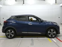 Nissan KICKS лот № 30049 оценка 4.5  с аукциона в Японии 2