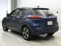 Nissan KICKS лот № 30049 оценка 4.5  с аукциона в Японии 5