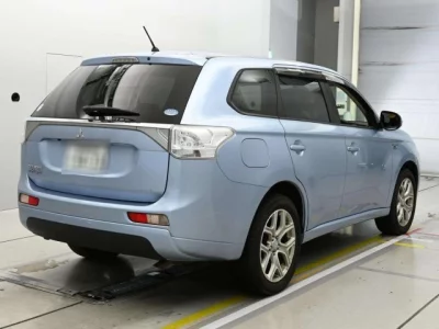 Mitsubishi OUTLANDER PHEV