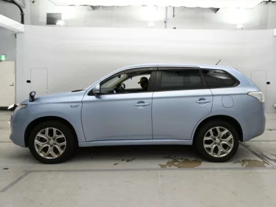 Mitsubishi OUTLANDER PHEV