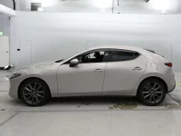 Mazda MAZDA3 лот № 36207 оценка 5  с аукциона в Японии 3