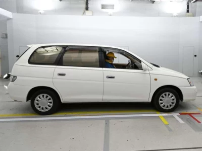 Toyota GAIA  с аукциона в Японии