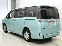 Toyota VOXY лот № 90044 оценка 3  с аукциона в Японии 5