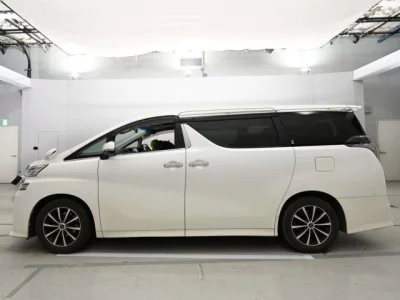 Toyota VELLFIRE  с аукциона в Японии