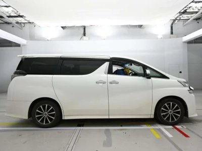 Toyota VELLFIRE  с аукциона в Японии