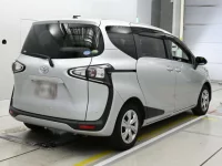 Toyota SIENTA лот № 30062 оценка 4.5  с аукциона в Японии 1