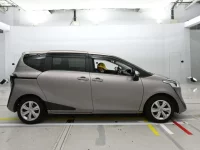 Toyota SIENTA лот № 30065 оценка 4.5  с аукциона в Японии 2