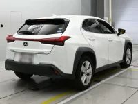 Lexus UX лот № 30115 оценка 4  с аукциона в Японии 1