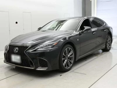 Lexus LS  с аукциона в Японии