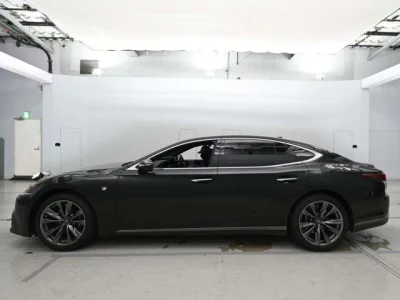 Lexus LS  с аукциона в Японии