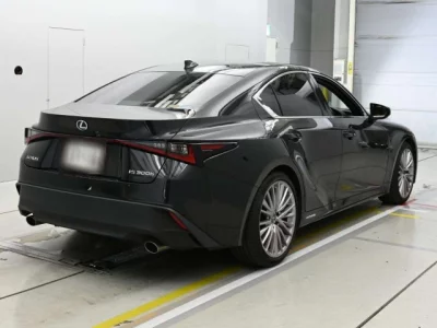 Lexus IS