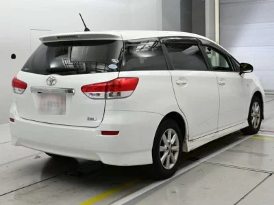 Toyota WISH  с аукциона в Японии