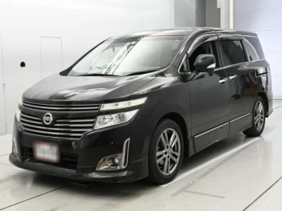 Nissan ELGRAND  с аукциона в Японии