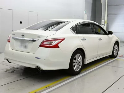 Nissan TEANA