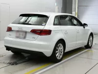 Audi A3 лот № 38006 оценка 4.5  с аукциона в Японии 1