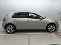 Volkswagen GOLF лот № 38045 оценка 5  с аукциона в Японии 2