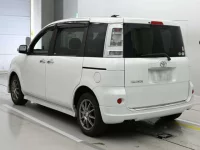 Toyota SIENTA лот № 30300 оценка 4  с аукциона в Японии 5