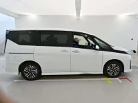 Nissan SERENA лот № 30304 оценка 4  с аукциона в Японии 2