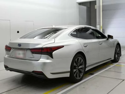 Lexus LS