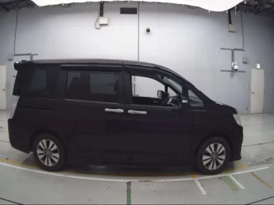 Honda STEP WAGON  с аукциона в Японии