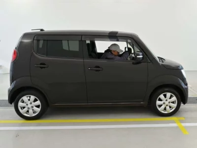 Suzuki MRWAGON