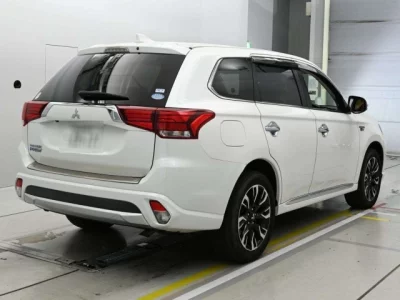 Mitsubishi OUTLANDER PHEV