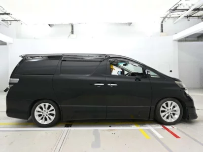 Toyota VELLFIRE  с аукциона в Японии