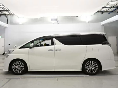 Toyota VELLFIRE  с аукциона в Японии