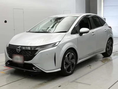 Nissan AURA
