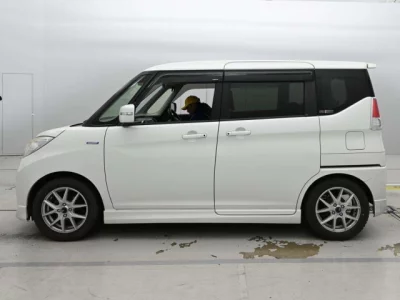 Mitsubishi DELICA D2